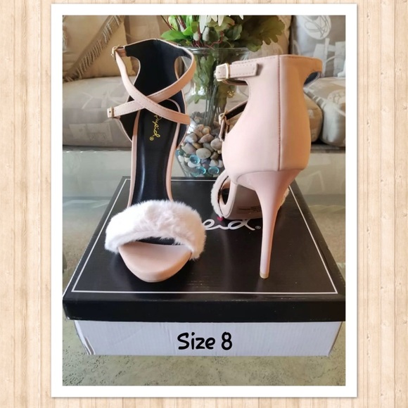 ‼️SOLD‼️ NWT | Blush Fur toe Heels | 8 - Picture 2 of 2